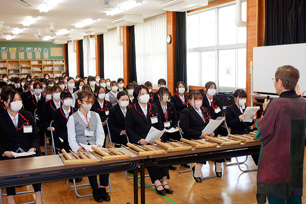 特別講義　音楽に触れる