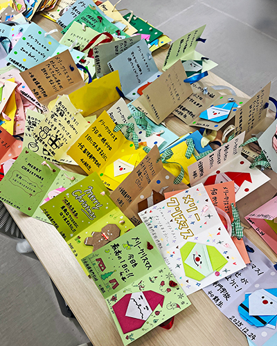 クリスマスカードを患者さんにプレゼント